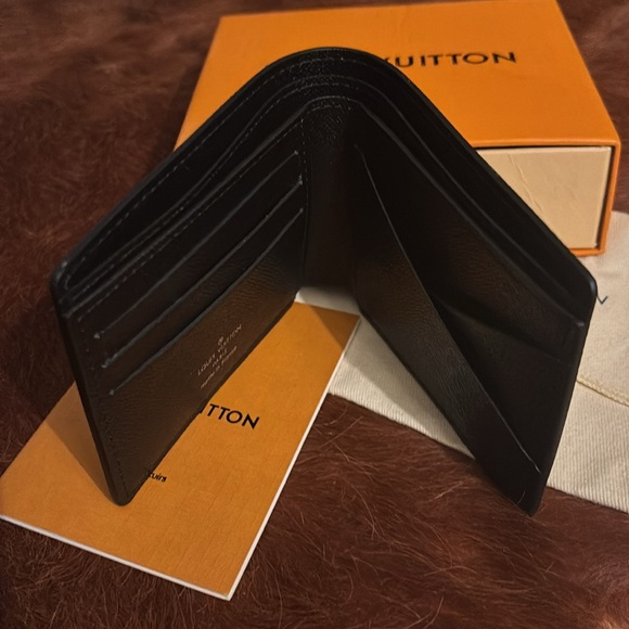 Louis Vuitton Multiple Wallet in Black - Picture 5 of 10